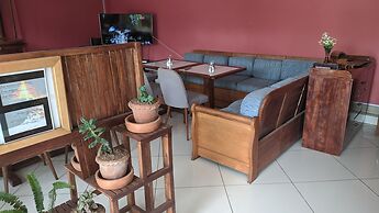 Oceanis Home & Voyages