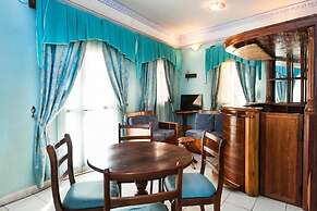 Oceanis Home & Voyages