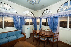 Oceanis Home & Voyages