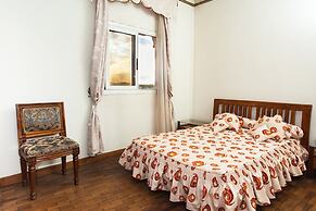 Oceanis Home & Voyages