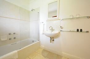 Moorcroft Manor Boutique Country Hotel