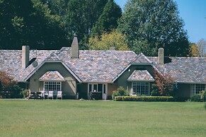 Moorcroft Manor Boutique Country Hotel