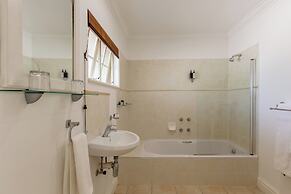 Moorcroft Manor Boutique Country Hotel