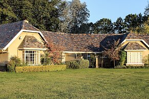 Moorcroft Manor Boutique Country Hotel