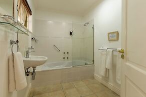 Moorcroft Manor Boutique Country Hotel