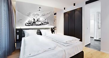 V8 Hotel Motorworld Region Stuttgart, BW Premier Collection