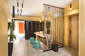 Cressa Suites - Adults Only