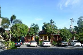 Toffee House Resort