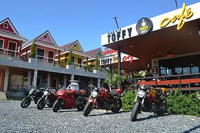 Toffee House Resort