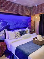 CLOCKWORKORANGE Luxury Suites