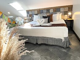 CLOCKWORKORANGE Luxury Suites
