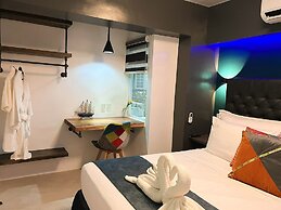 CLOCKWORKORANGE Luxury Suites