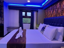 CLOCKWORKORANGE Luxury Suites