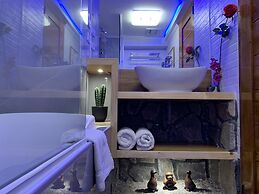CLOCKWORKORANGE Luxury Suites
