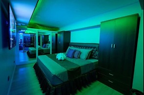 CLOCKWORKORANGE Luxury Suites
