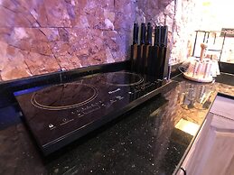 CLOCKWORKORANGE Luxury Suites
