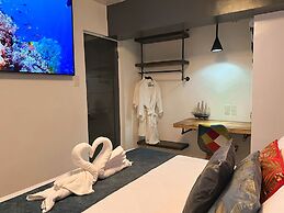 CLOCKWORKORANGE Luxury Suites