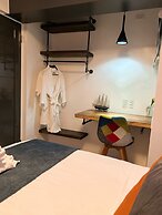 CLOCKWORKORANGE Luxury Suites