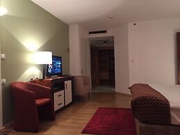 Raphael Apartments