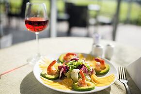 Montgomerie Links Hotel & Villas