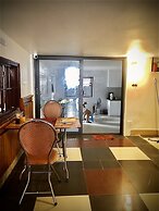 Viet Nhat Halong Hotel