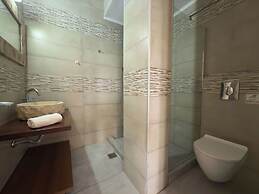 Deluxe Hotel