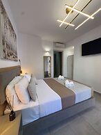 Deluxe Hotel