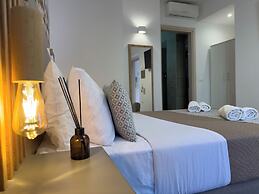 Deluxe Hotel