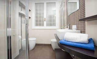 Longhi Holidays House