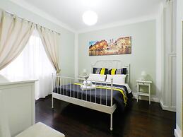 Longhi Holidays House