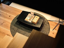 Tsumugi Hachijomuromachi