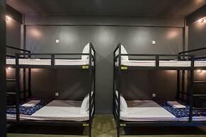 White Rabbit Hostel - Adults Only