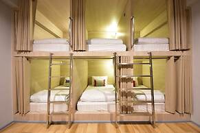 The Chatbox Silom Hostel