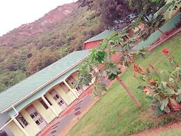 Green Oasis Guest House and Tours