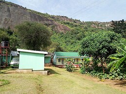 Green Oasis Guest House and Tours