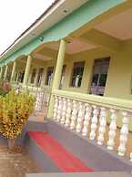 Green Oasis Guest House and Tours