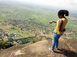 Green Oasis Guest House and Tours