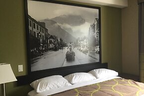 Super 8 by Wyndham Hardisty