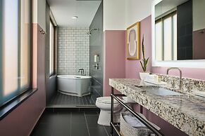 Renaissance Saint Elm Dallas Downtown Hotel