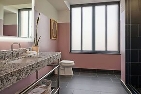 Renaissance Saint Elm Dallas Downtown Hotel