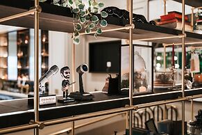 Renaissance Saint Elm Dallas Downtown Hotel