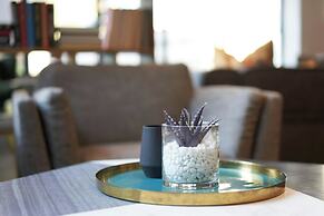 Renaissance Saint Elm Dallas Downtown Hotel