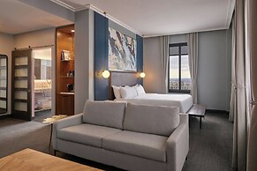 Renaissance Saint Elm Dallas Downtown Hotel