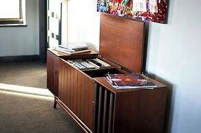 Renaissance Saint Elm Dallas Downtown Hotel