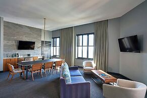 Renaissance Saint Elm Dallas Downtown Hotel