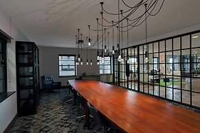 Renaissance Saint Elm Dallas Downtown Hotel