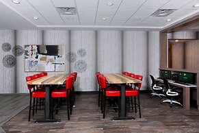 Holiday Inn & Suites Sioux Falls - Airport by IHG