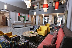 Holiday Inn & Suites Sioux Falls - Airport by IHG