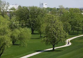 Holiday Inn & Suites Sioux Falls - Airport by IHG