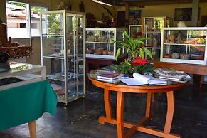 Hotel Santa Bárbara Tikal